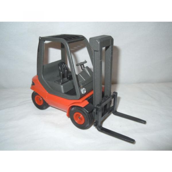 Linde Fork Lift   By Schuco/Gama  1/25th Scale #5 image