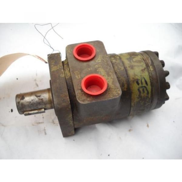 CHAR LYNN HYDRAULIC MOTOR BE25291 WITH 1&#034; ROUND SHAFT AND KEYWAY 8E25291 #1 image