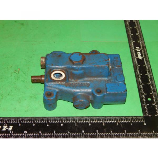 Vickers CMD12 P1020D010 Hydraulic Directional Control Valve #1 image