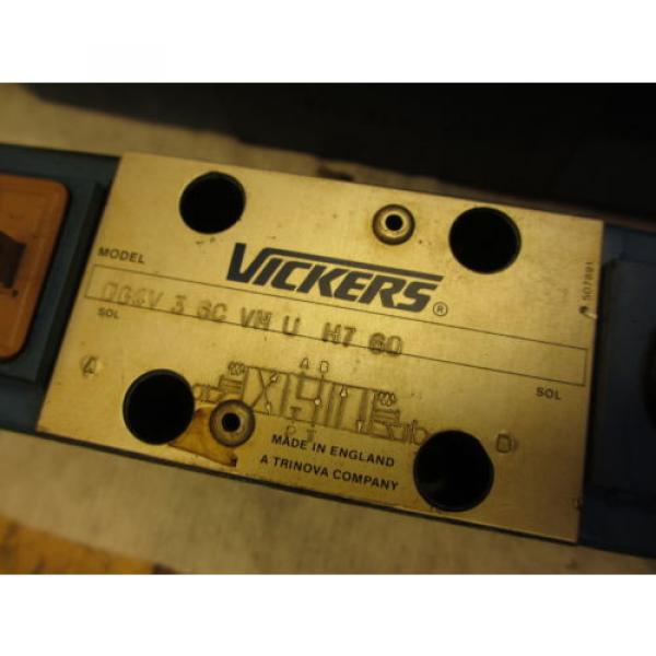Vickers DG4V 3 6C VM U H7 60 Hydraulic Valve w/ 507848 24VDC Coil DG4V36CVMUH760 #2 image