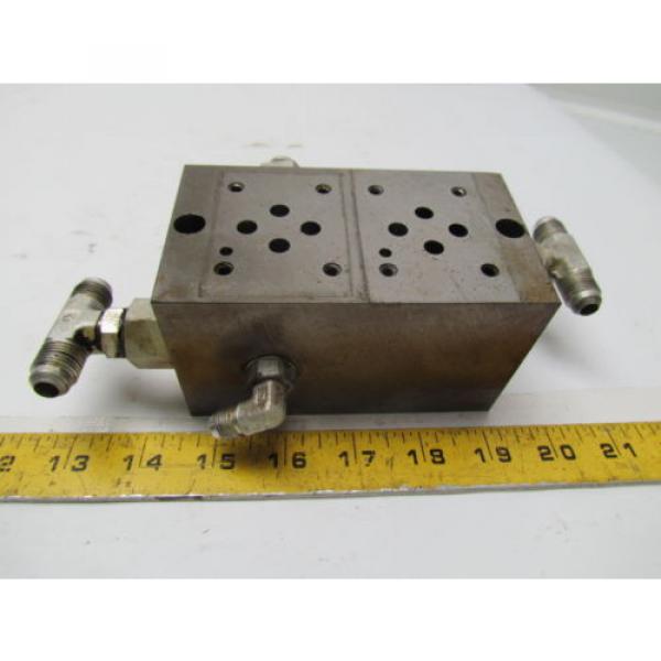 Vickers DGMS-3-2E-10-S 2 station hydraulic subplate port size SAE 3/4-16 UNF-2B #1 image