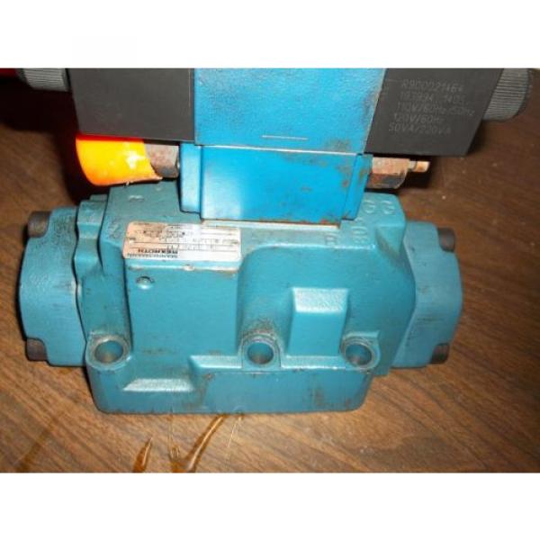 REXROTH 4WEH22E74/6EW11ON-ETZ45  DIRECTIONAL VALVE GOOD USED MISSING LABEL LL2 #6 image